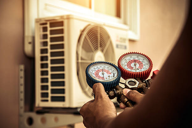 Professional Heat Pump Repair technician working in Northfield, IL